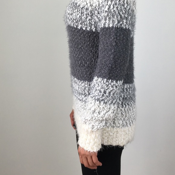 Ultra soft luxe sweater pullover - Picture 3 of 5